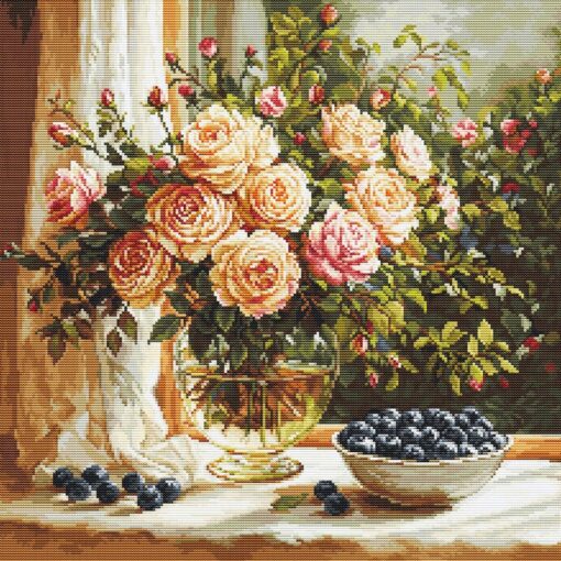 Luca-S Vase with Roses and Blueberries GOLD B719