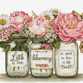 Luca-S B7065 Little by Little Blooming Aida